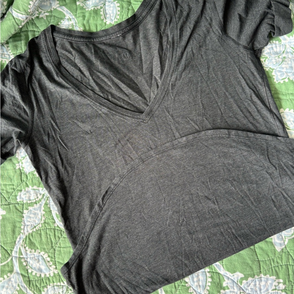 Lululemon Pima Cotton V-neck SS shirt
